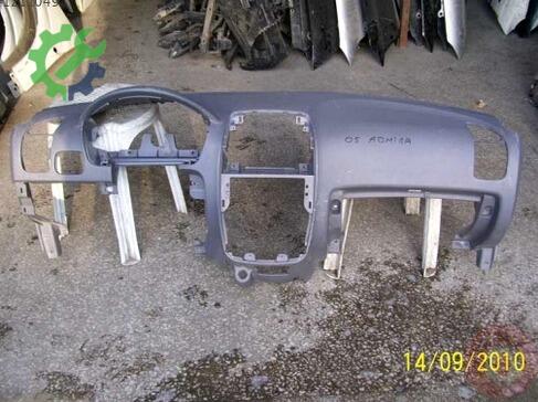 Hyundai Accent Torpido çıkma parça