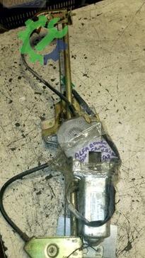 Alfa Romeo 145 Sağ Ön Cam Krikosu çıkma parça