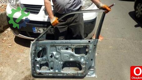 Daihatsu Applause Sağ Ön Kapı çıkma parça