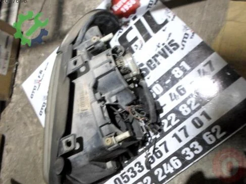 Audi A4 Far çıkma parça