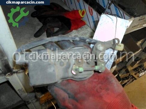 Mitsubishi L300 Bagaj çıkma parça
