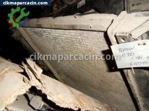 BMW E30 518İ BENZİNLİ RADYATÖR
