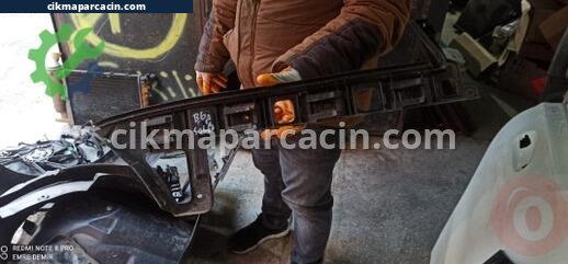 Volkswagen Bora Tampon Braketi çıkma parça