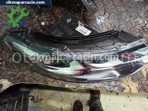 Peugeot 301 Sağ Ön Far çıkma parça