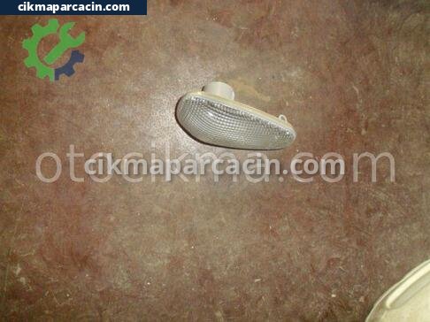 Opel Corsa Sinyal çıkma parça