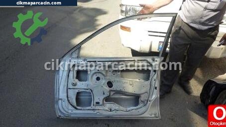 Mitsubishi Carisma Sağ Ön Kapı çıkma parça