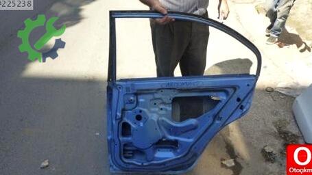 Mitsubishi Carisma Kapı (Arka Sağ) çıkma parça