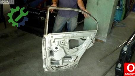 Mitsubishi Carisma Kapı (Arka Sağ) çıkma parça