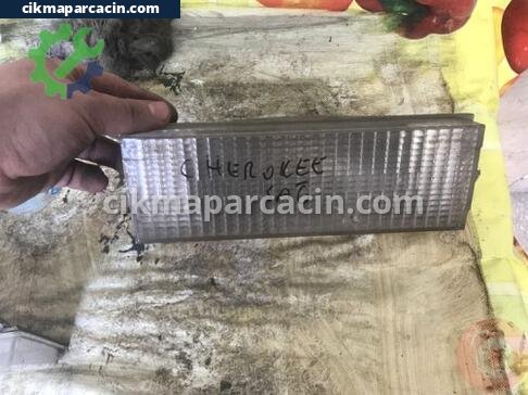 Jeep Cherokee Sinyal çıkma parça