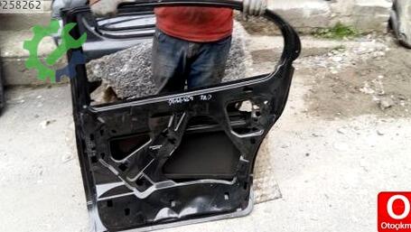 Chrysler LHS Sağ Arka Kapı çıkma parça