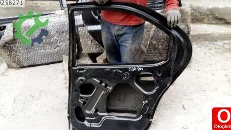Chrysler Stratus Sağ Arka Kapı çıkma parça
