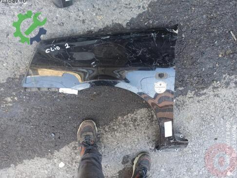 Renault Clio Ön Çamurluk çıkma parça