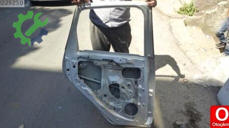Mitsubishi Colt Sol Arka Kapı çıkma parça