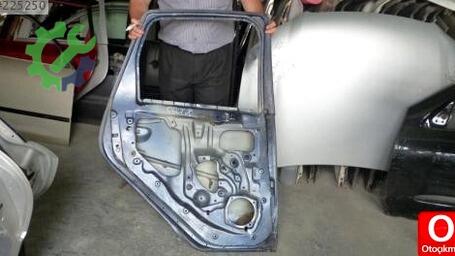 Mitsubishi Colt Sol Arka Kapı çıkma parça