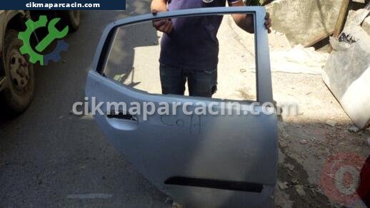 Mitsubishi Colt Sağ Arka Kapı çıkma parça