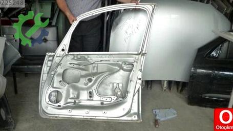 Mitsubishi Colt Sağ Ön Kapı çıkma parça
