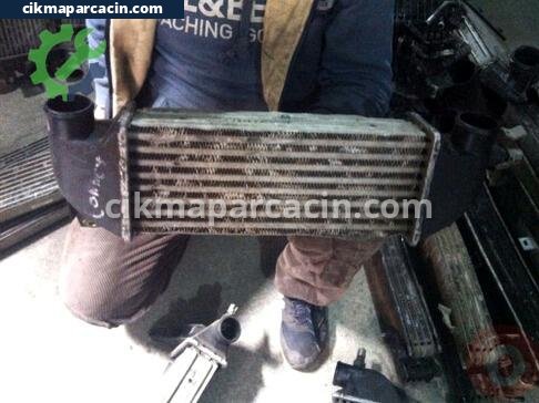 Ford Tourneo Connect Intercooler Radyatörü çıkma parça