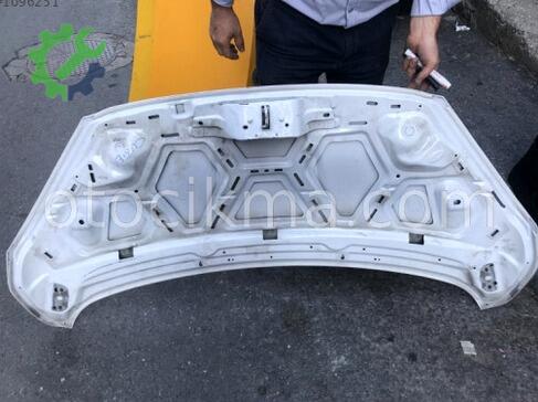 Ford Tourneo Courier Kaput çıkma parça