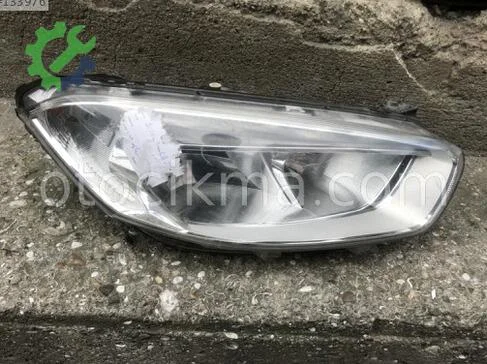 Ford Tourneo Courier Far çıkma parça