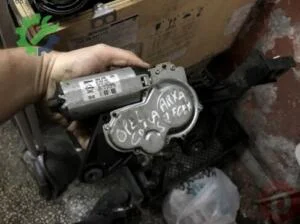 CORSA C ARKA SİLECEK MOTORU 147765504 OPEL ÇIKMA PARÇA