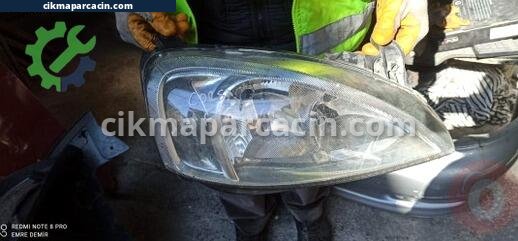 Opel Corsa Sağ Ön Far çıkma parça