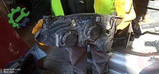 Opel Corsa Sağ Ön Far çıkma parça