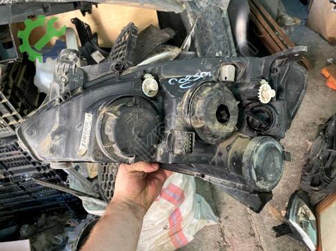 Opel Corsa Sağ Ön Far çıkma parça