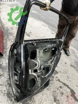 Opel Corsa Sağ Arka Kapı çıkma parça