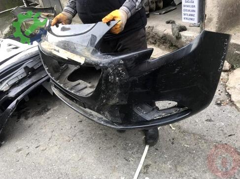 Opel Corsa Ön Tampon çıkma parça