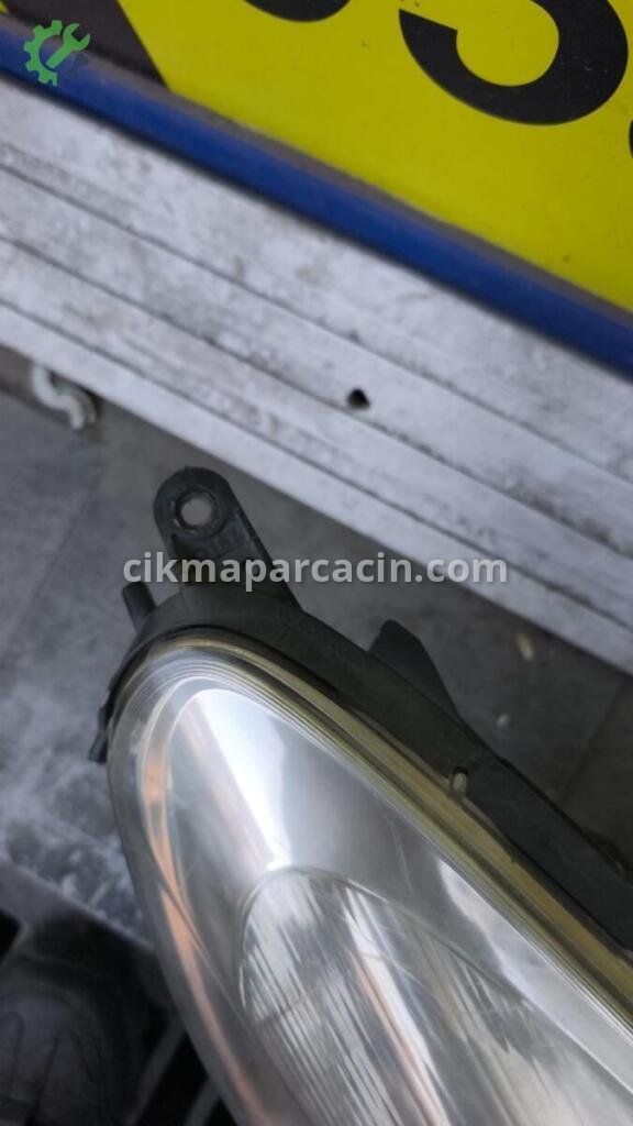 Opel Corsa Far çıkma parça