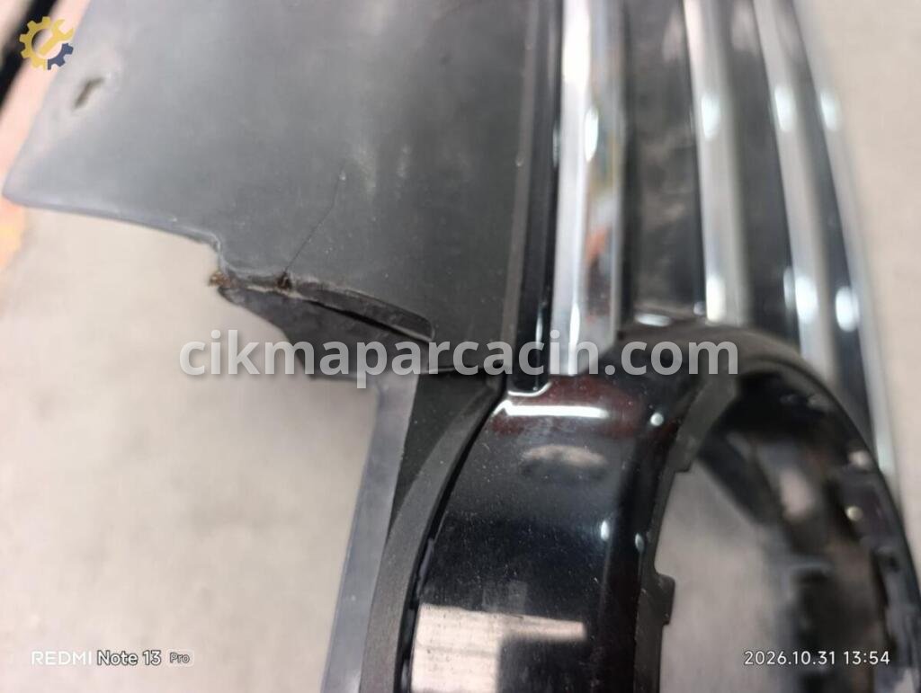 Volkswagen Passat Ön Panjur çıkma parça