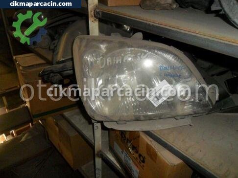 Daihatsu Charade Sağ Ön Far çıkma parça