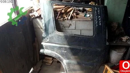 Land Rover Discovery Sol Arka Çamurluk çıkma parça