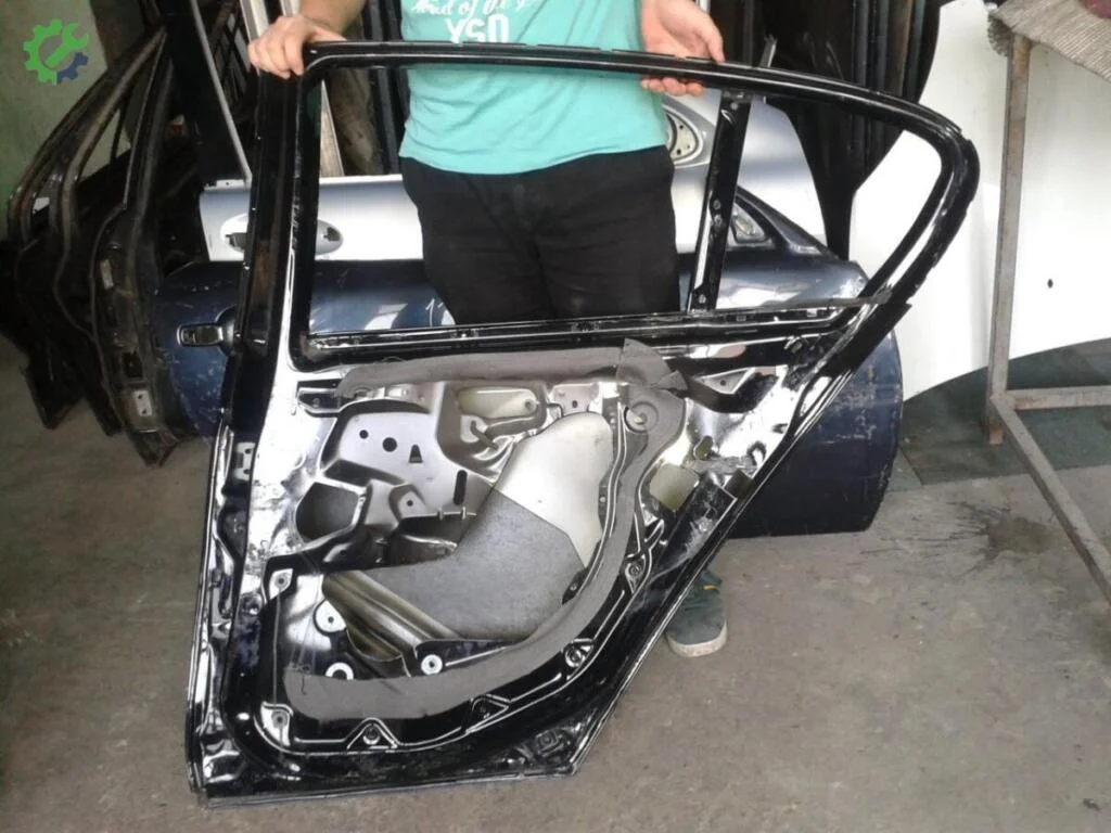 BMW 1 Serisi Sağ Arka Kapı çıkma parça