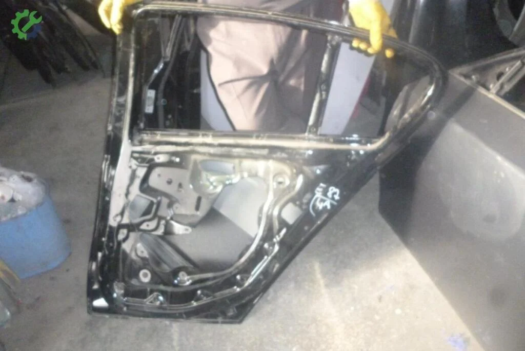 BMW 1 Serisi Sağ Arka Kapı çıkma parça