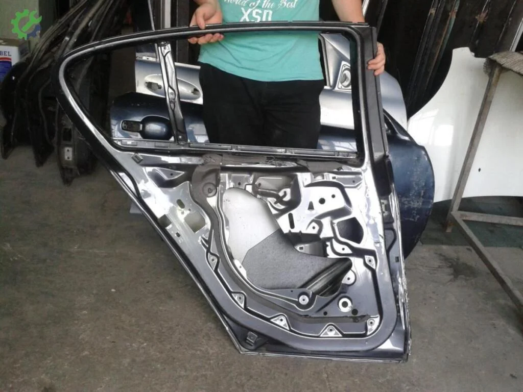 BMW 1 Serisi Sol Arka Kapı çıkma parça