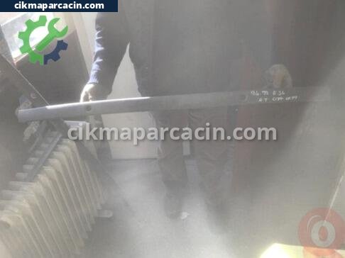 BMW 3 Serisi Tampon Izgara Çıtası çıkma parça
