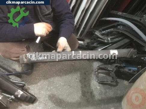 BMW 3 Serisi Tampon Izgara Çıtası çıkma parça