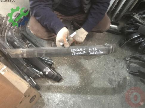 BMW 3 Serisi Tampon Izgara Çıtası çıkma parça