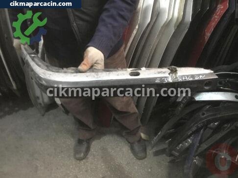 BMW 7 Serisi Tampon Izgara Çıtası çıkma parça