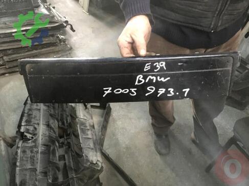 BMW 5 Serisi Plakalık çıkma parça