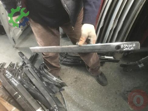 BMW 5 Serisi Tampon Izgara Çıtası çıkma parça