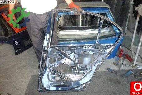 BMW 3 Serisi Sağ Arka Kapı çıkma parça