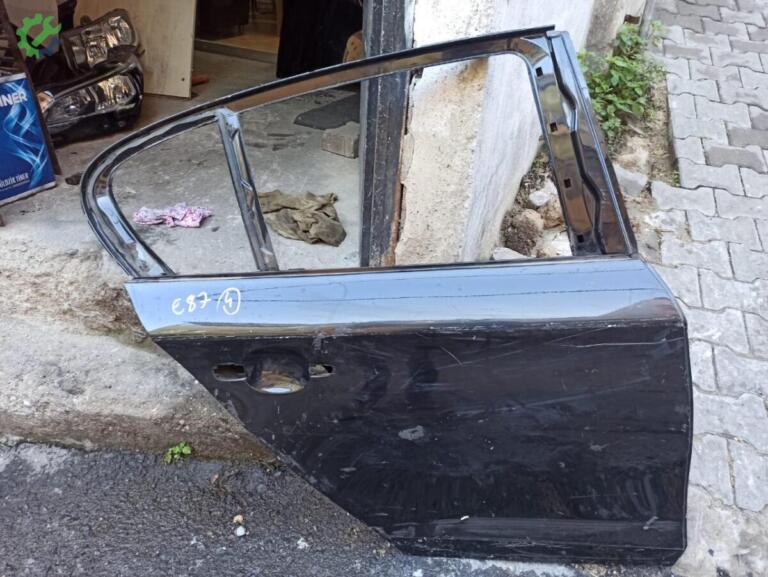 BMW 1 Serisi Sağ Arka Kapı çıkma parça