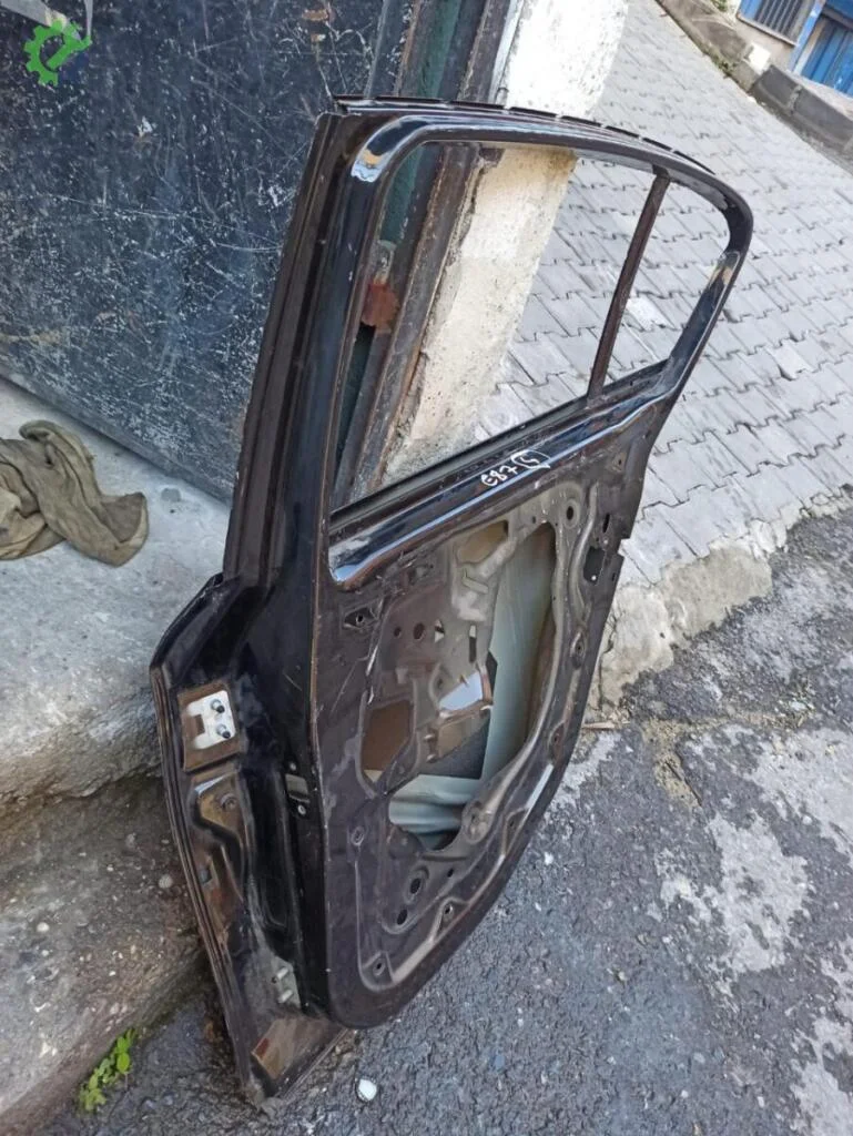 BMW 1 Serisi Sağ Arka Kapı çıkma parça