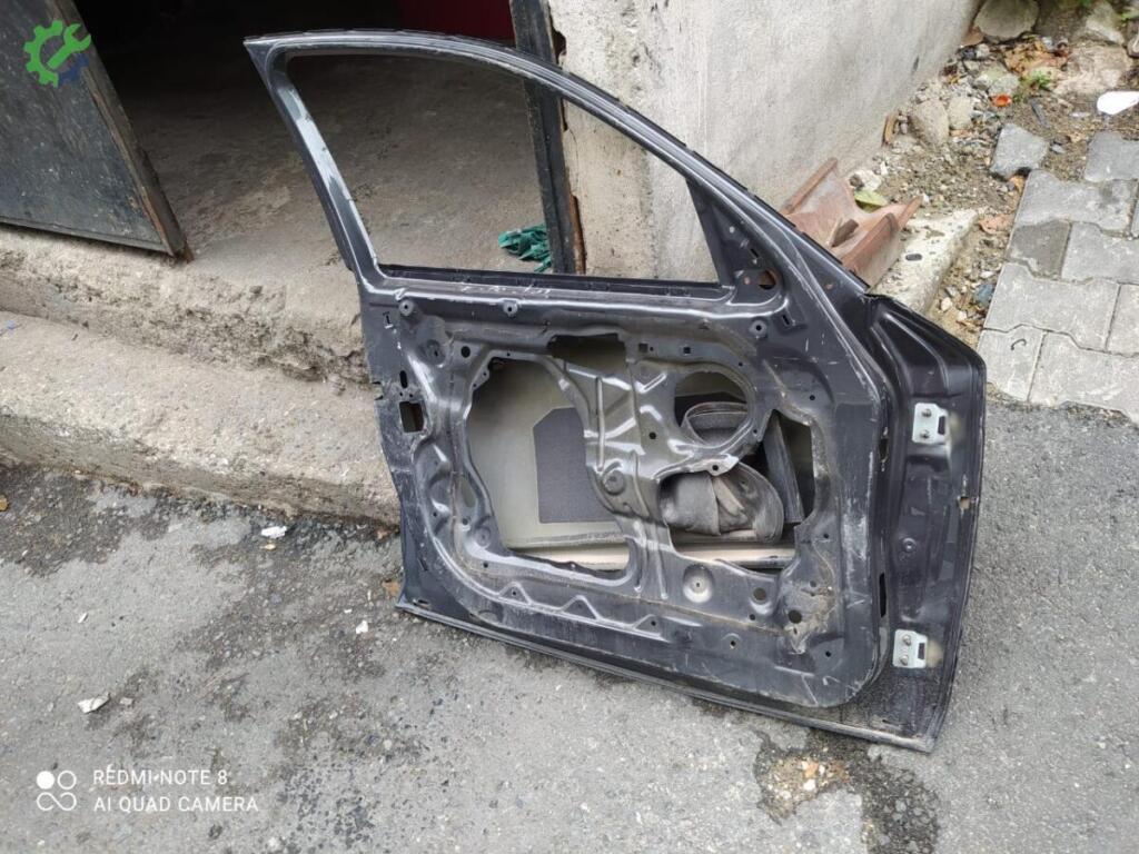 BMW 1 Serisi Sol Ön Kapı çıkma parça