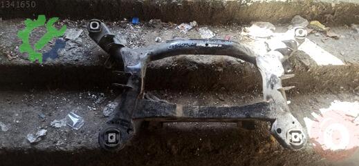 BMW 3 Serisi Dingil çıkma parça