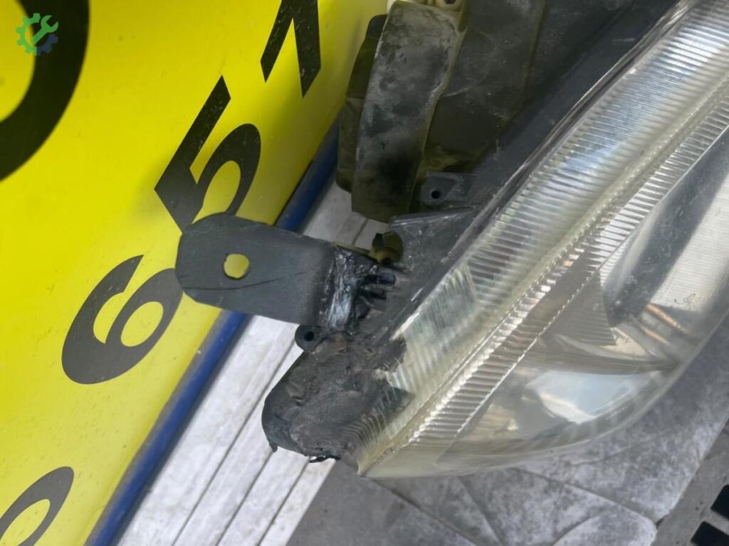 Opel Meriva Far çıkma parça