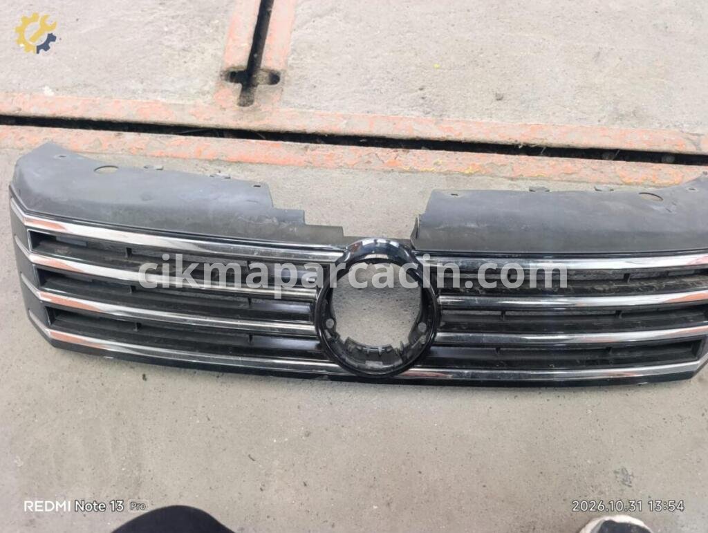 Volkswagen Passat Ön Panjur çıkma parça
