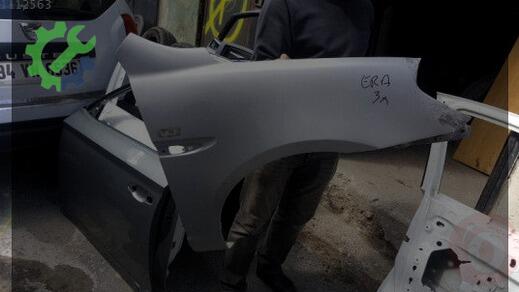 Hyundai Accent Sağ Ön Çamurluk çıkma parça
